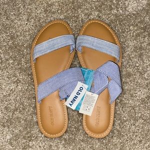 Old navy sandals size 7. Never worn